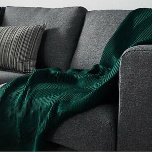 IKEA VÄGMÅLLA Soft Throw Pleated Blanket 47" x 71"
